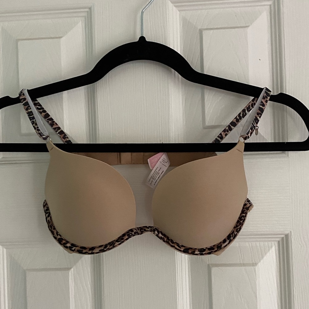 Victoria’s Secret Very Sexy Push-up, 34B